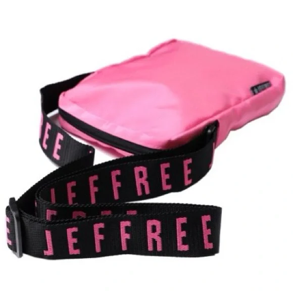 New Jeffree Star Crossbody bag Baby Pink Jeffree Star Cosmetics JSC NWOT - Picture 3 of 5